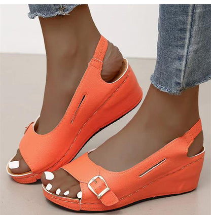 Casual en klassieke sandalen met lage sleehak